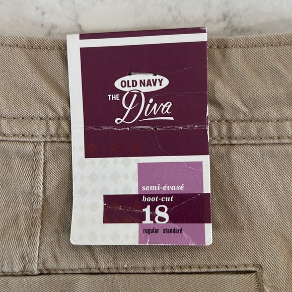 Old Navy The Diva khaki pants size 18, never worn. - Picture 3 of 3